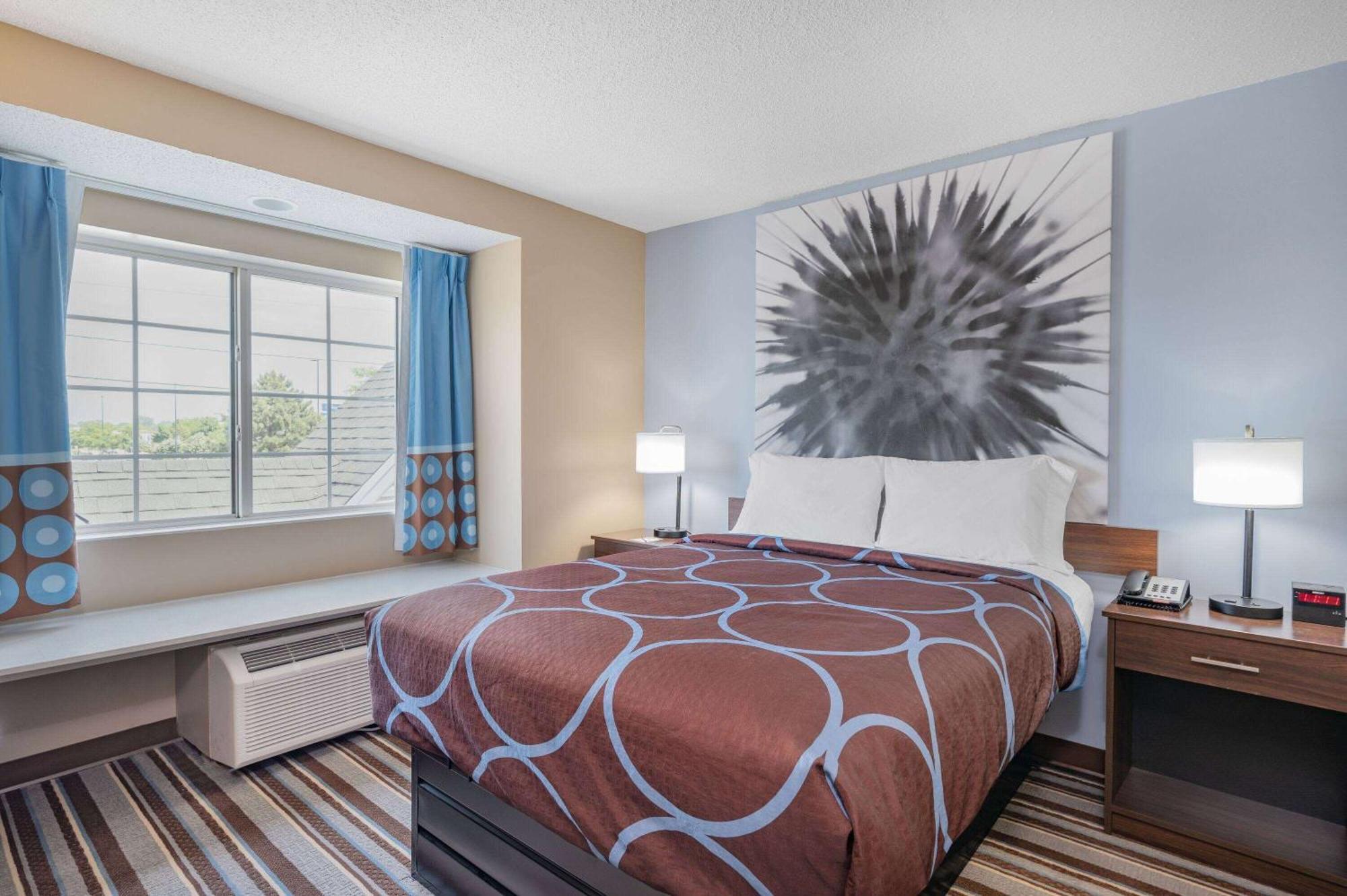 Super 8 By Wyndham Joliet Hotel Exterior photo