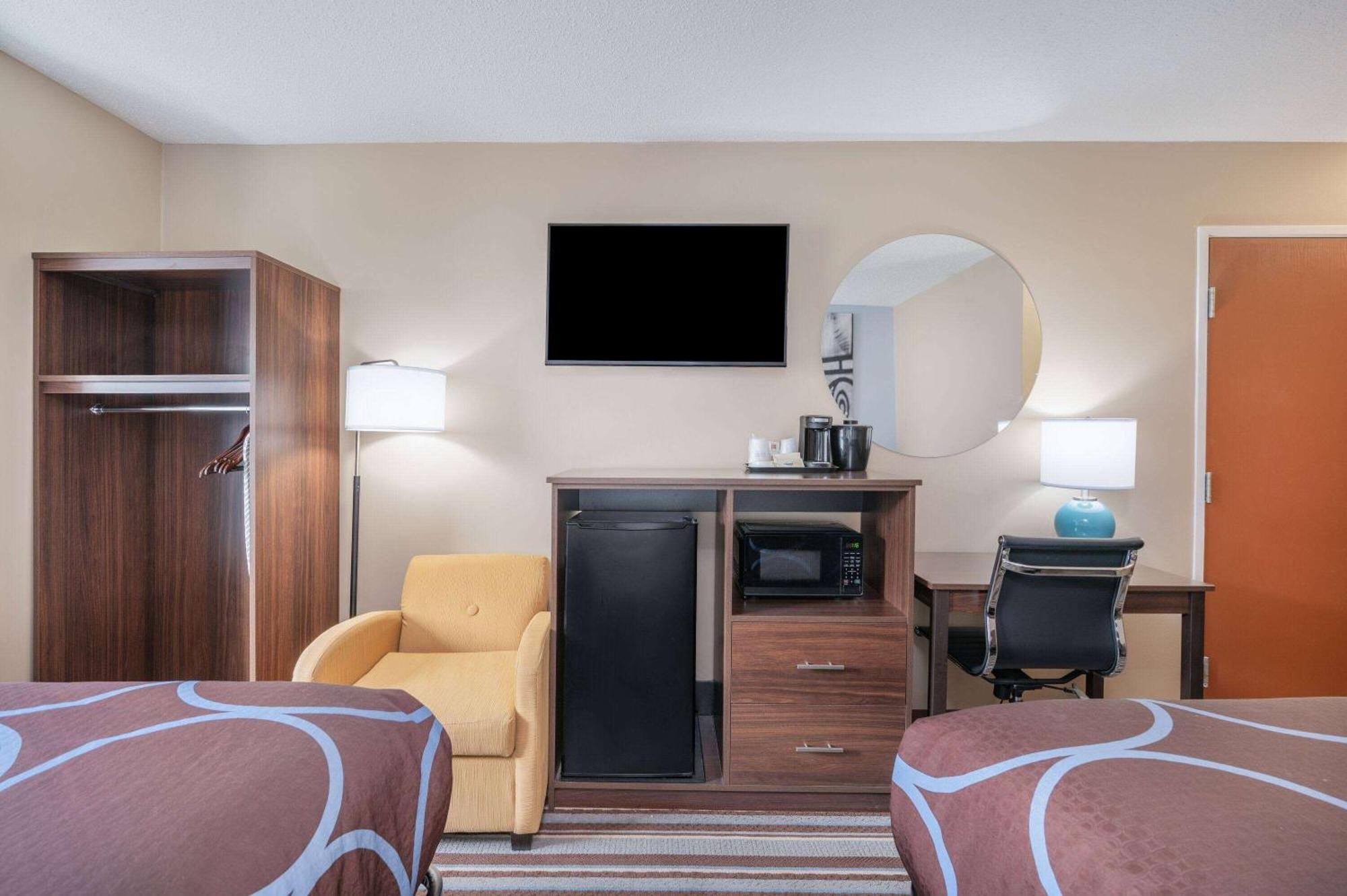 Super 8 By Wyndham Joliet Hotel Exterior photo